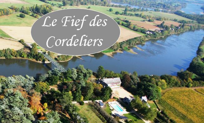 Le Fief Des Cordeliers Acomodação com café da manhã Montjean-sur-Loire Exterior foto